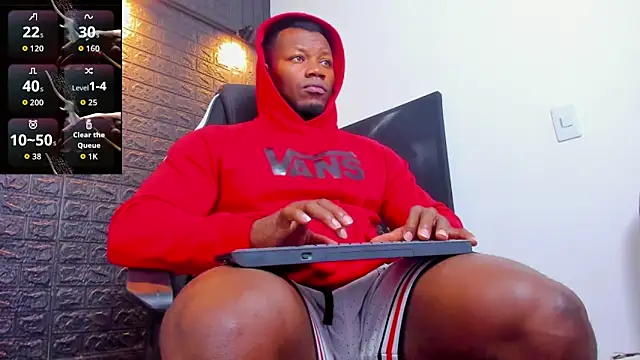 Snapshot of tommike chatting on 7, 11, 2025 tommike online show from 7, 11, 2025