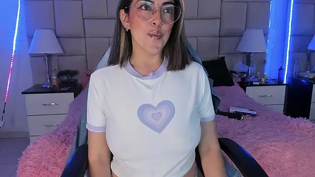 IsisLoveyes  online show from 17, 12, 2024