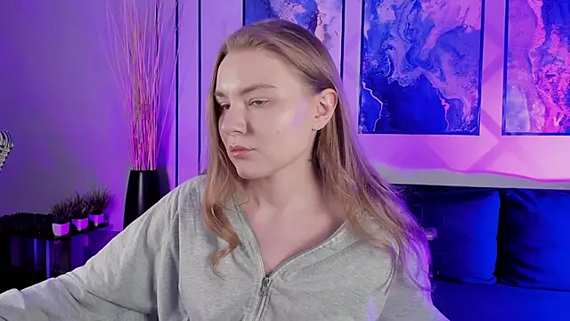 ValerieViolette online show from 4, 12, 2024