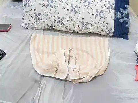 Snapshot of just_lela chatting on 15, 10, 2025 just lela online show from 15, 10, 2025