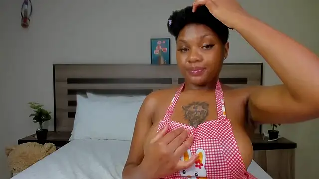 Snapshot of Renee-18 chatting on 2, 1, 2025 Renee-18 online show from 2, 1, 2025