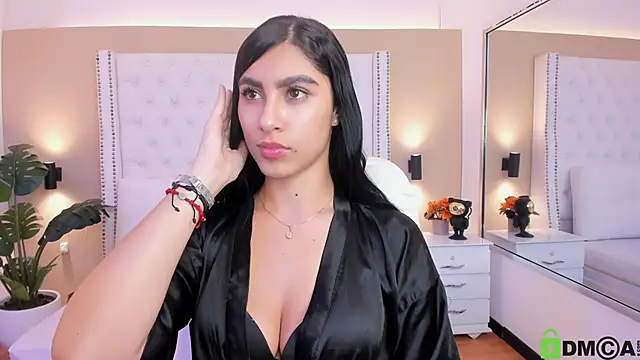 Snapshot of Emily_roux chatting on 7, 11, 2025 Emily roux online show from 7, 11, 2025