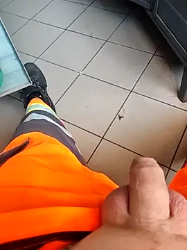 Szeltolo001 online show from 31, 10, 2025