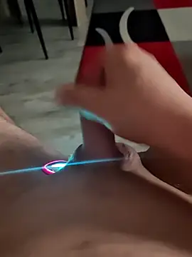 Szeltolo001 online show from 3, 3, 2026