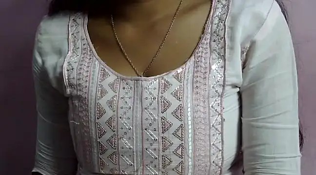 momo lov online show from 12, 12, 2024