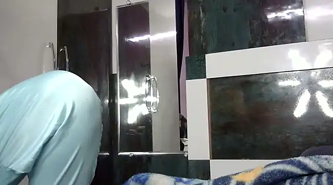 momo lov online show from 16, 12, 2024