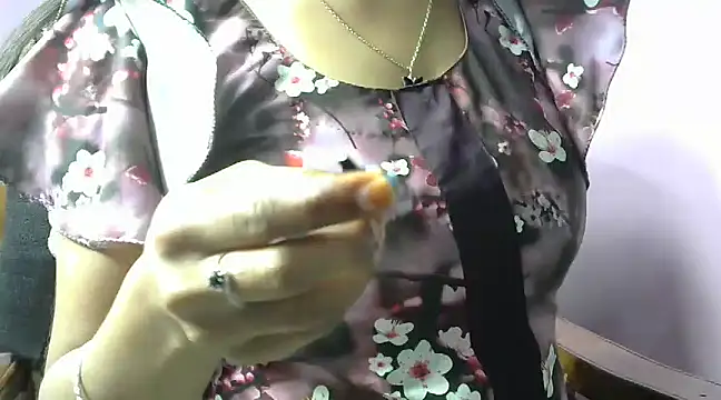 momo lov online show from 13, 2, 2025