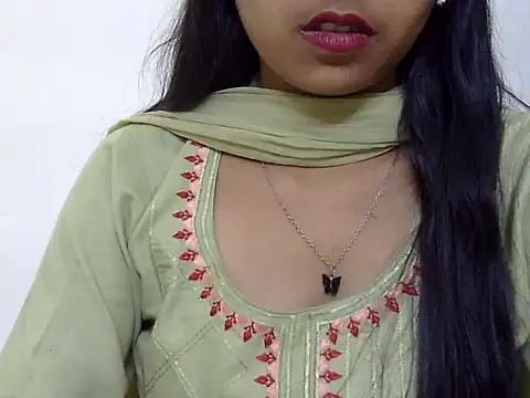 momo lov online show from 18, 3, 2025