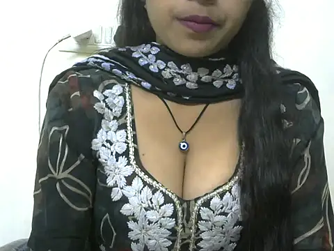 momo lov online show from 8, 10, 2025