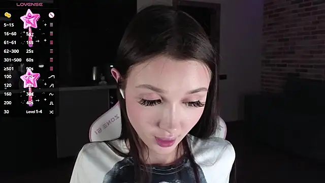 Snapshot of sweetiebones chatting on 19, 12, 2024 sweetiebones online show from 19, 12, 2024