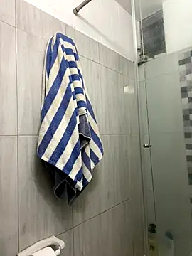 CahitlinBell online show from 28, 11, 2025