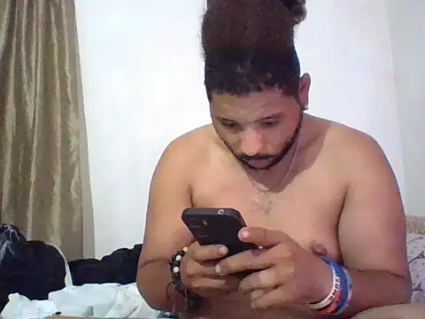 Snapshot of Dj-yefri-pauta chatting on 20, 7, 2026 Dj-yefri-pauta online show from 20, 7, 2026