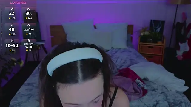 Hayle Hill online show from 6, 3, 2026