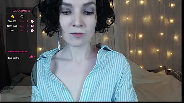 Snapshot of TinaWince chatting on 15, 12, 2024 TinaWince online show from 15, 12, 2024