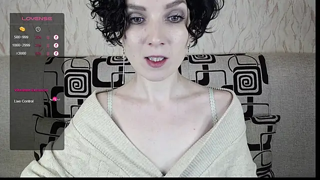 Snapshot of TinaWince chatting on 5, 3, 2025 TinaWince online show from 5, 3, 2025