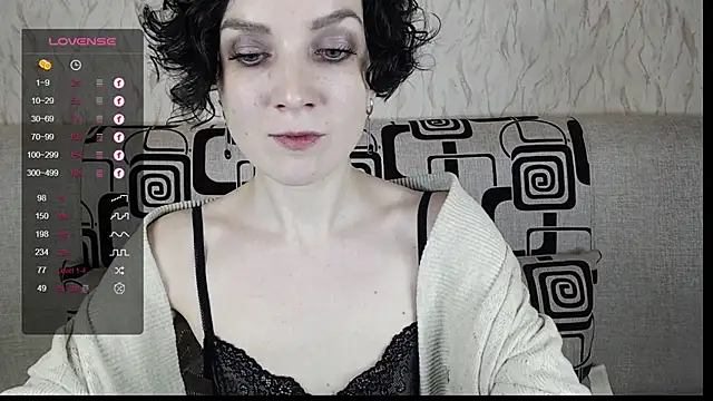 Snapshot of TinaWince chatting on 6, 3, 2025 TinaWince online show from 6, 3, 2025