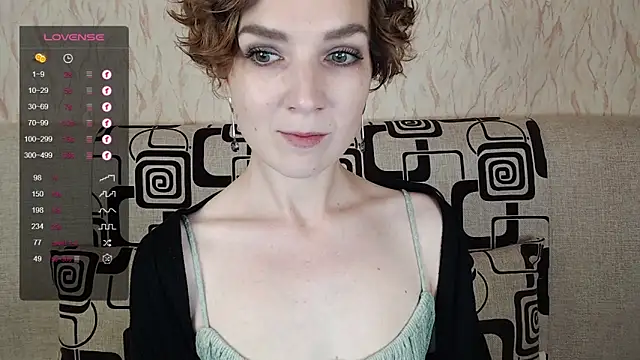 Snapshot of TinaWince chatting on 11, 9, 2025 TinaWince online show from 11, 9, 2025