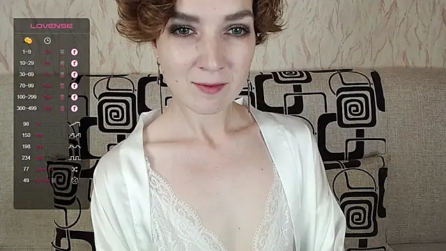 Snapshot of TinaWince chatting on 12, 9, 2025 TinaWince online show from 12, 9, 2025