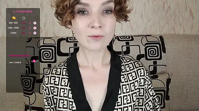 Snapshot of TinaWince chatting on 2, 10, 2025 TinaWince online show from 2, 10, 2025