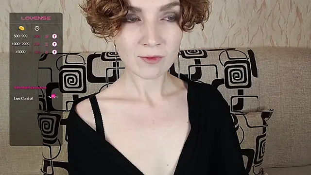 Snapshot of TinaWince chatting on 5, 10, 2025 TinaWince online show from 5, 10, 2025