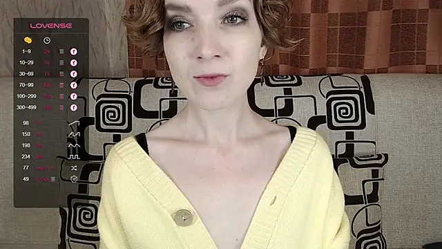 Snapshot of TinaWince chatting on 6, 11, 2025 TinaWince online show from 6, 11, 2025