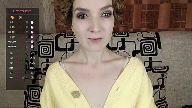 Snapshot of TinaWince chatting on 10, 11, 2025 TinaWince online show from 10, 11, 2025