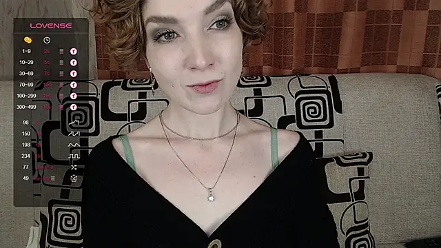 Snapshot of TinaWince chatting on 14, 11, 2025 TinaWince online show from 14, 11, 2025