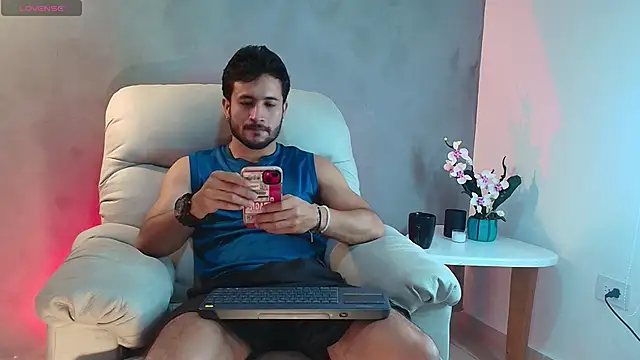 Snapshot of Valentinoford chatting on 4, 3, 2025 Valentinoford online show from 4, 3, 2025