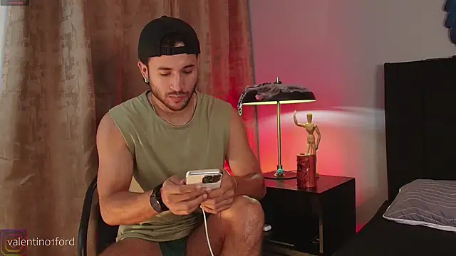 Snapshot of Valentinoford chatting on 27, 10, 2025 Valentinoford online show from 27, 10, 2025