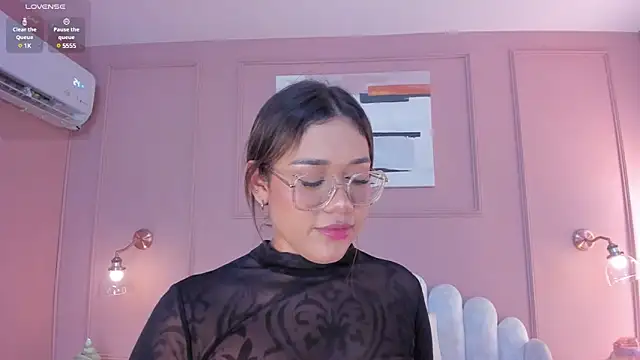 Snapshot of mara_brooks chatting on 12, 3, 2025 mara brooks online show from 12, 3, 2025