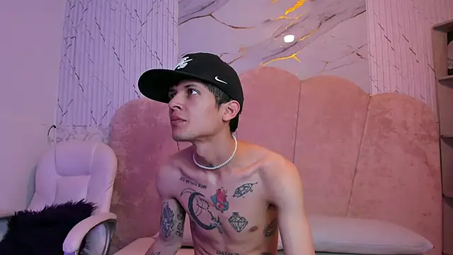 kendalltaylorr online show from 23, 3, 2025