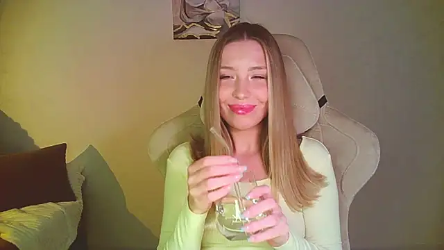 Snapshot of mia_raspberrie chatting on 29, 6, 2026 mia raspberrie online show from 29, 6, 2026