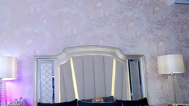 Issadorra online show from 27, 2, 2025