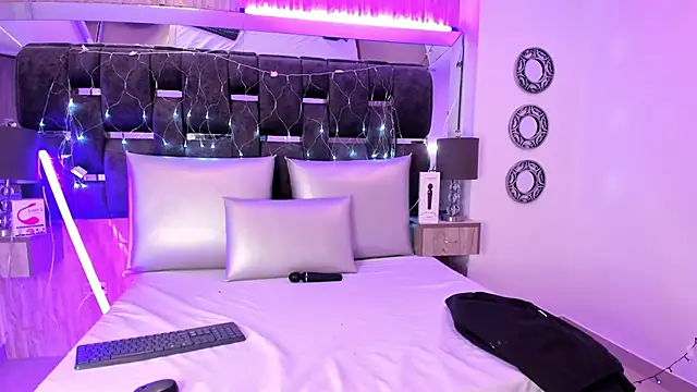Snapshot of Charlotte_Myers chatting on 31, 1, 2025 Charlotte Myers online show from 31, 1, 2025