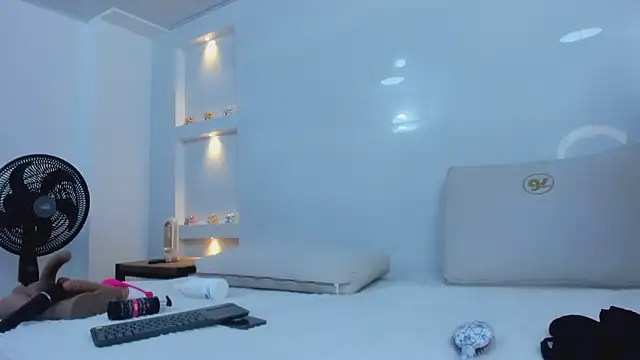 Snapshot of Dalia-Prada chatting on 26, 9, 2025 Dalia-Prada online show from 26, 9, 2025