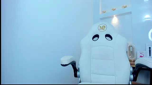 Snapshot of Dalia-Prada chatting on 11, 10, 2025 Dalia-Prada online show from 11, 10, 2025