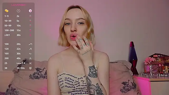 Snapshot of cheryl_mason chatting on 9, 12, 2024 cheryl mason online show from 9, 12, 2024