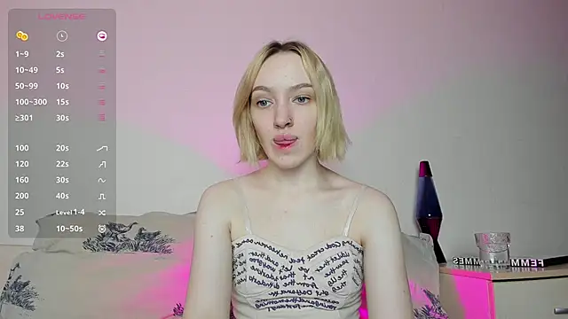 Snapshot of cheryl_mason chatting on 16, 12, 2024 cheryl mason online show from 16, 12, 2024