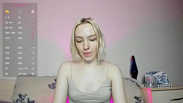 Snapshot of cheryl_mason chatting on 18, 1, 2025 cheryl mason online show from 18, 1, 2025