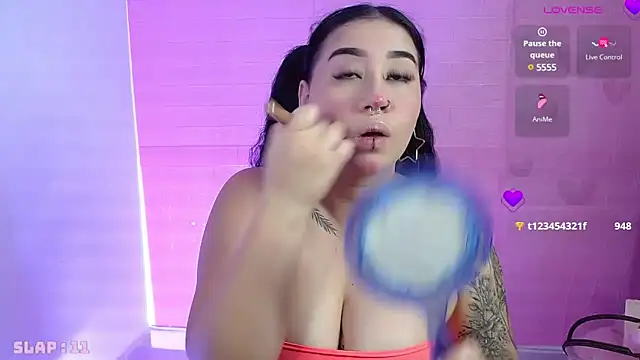 Snapshot of _hooly chatting on 10, 1, 2025 hooly online show from 10, 1, 2025