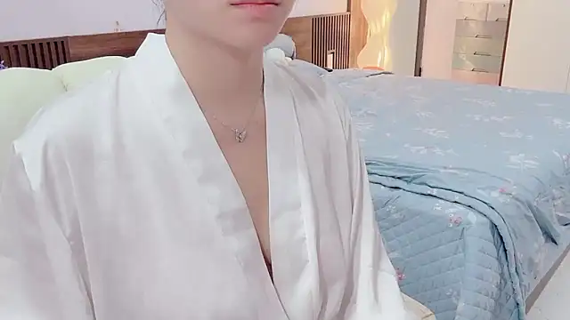 Snapshot of _Ely_ chatting on 17, 11, 2025 Ely online show from 17, 11, 2025