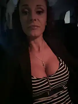 Snapshot of therealbeverlycious chatting on 8, 1, 2025 therealbeverlycious online show from 8, 1, 2025