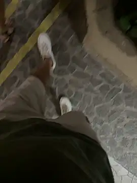 Snapshot of therealbeverlycious chatting on 10, 10, 2025 therealbeverlycious online show from 10, 10, 2025