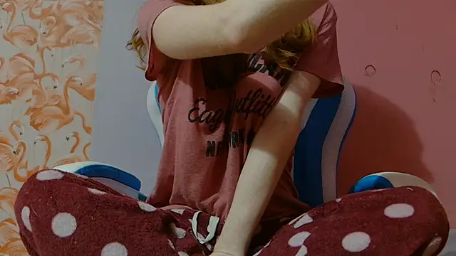 Snapshot of strawberrysmoothie chatting on 31, 12, 2024 strawberrysmoothie online show from 31, 12, 2024