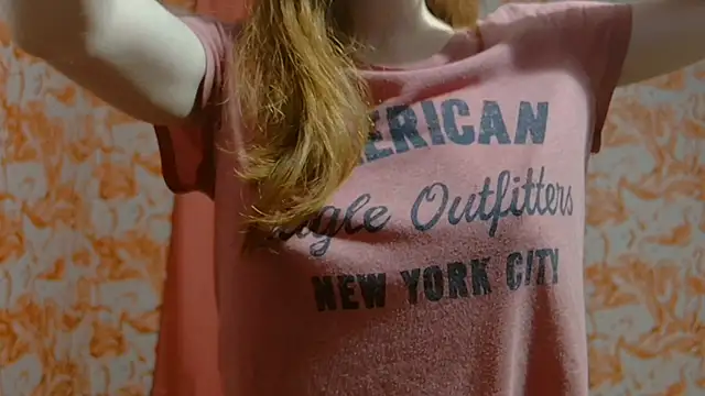 Snapshot of strawberrysmoothie chatting on 19, 1, 2025 strawberrysmoothie online show from 19, 1, 2025