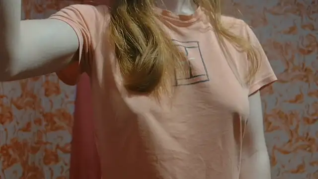 Snapshot of strawberrysmoothie chatting on 5, 2, 2025 strawberrysmoothie online show from 5, 2, 2025