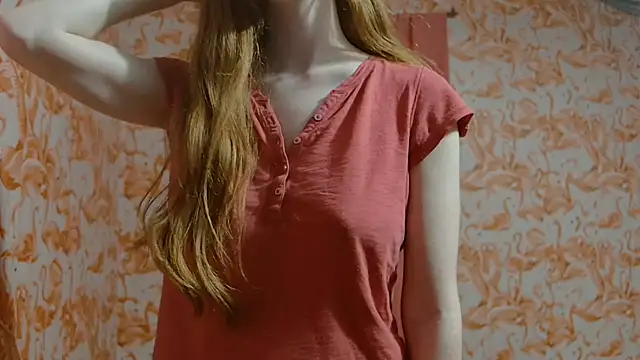 Snapshot of strawberrysmoothie chatting on 25, 9, 2025 strawberrysmoothie online show from 25, 9, 2025