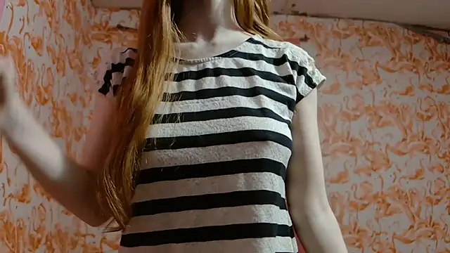 Snapshot of strawberrysmoothie chatting on 17, 11, 2025 strawberrysmoothie online show from 17, 11, 2025