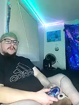 Snapshot of Spunonymous chatting on 7, 2, 2025 Spunonymous online show from 7, 2, 2025