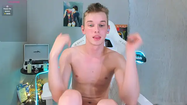 Snapshot of 4ever_dude chatting on 8, 2, 2025 4ever dude online show from 8, 2, 2025